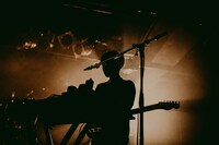 藤田恭輔（G, Key, Cho / the engy）（撮影：今村知嗣）