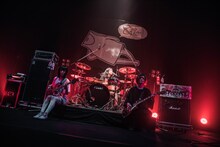 「ヤバイTシャツ屋さん “げんきいっぱい” TOUR 2018」京都・KBSホール6月21日公演の様子。（Photo by KEIJU）