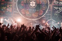 「ヤバイTシャツ屋さん “げんきいっぱい” TOUR 2018」京都・KBSホール6月21日公演の様子。（Photo by KEIJU）