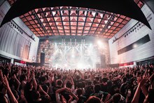 「ヤバイTシャツ屋さん “げんきいっぱい” TOUR 2018」京都・KBSホール6月21日公演の様子。（Photo by KEIJU）