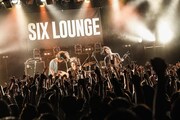 SIX LOUNGE「SIX LOUNGE TOUR 2018 “夢うつつ”」東京・LIQUIDROOM公演の様子。（撮影：夏目圭一郎）