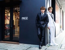 左から白濱亜嵐、佐藤大樹。