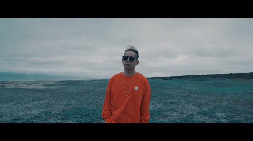 清水翔太「alone feat.SALU」ミュージックビデオのワンシーン。
