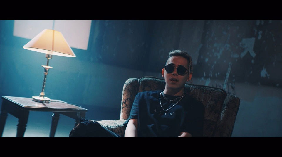 清水翔太「alone feat.SALU」ミュージックビデオのワンシーン。