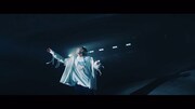 清水翔太「alone feat.SALU」ミュージックビデオのワンシーン。