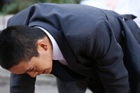 ドラマ「宮本から君へ」のワンシーン。 ©「宮本から君へ」製作委員会