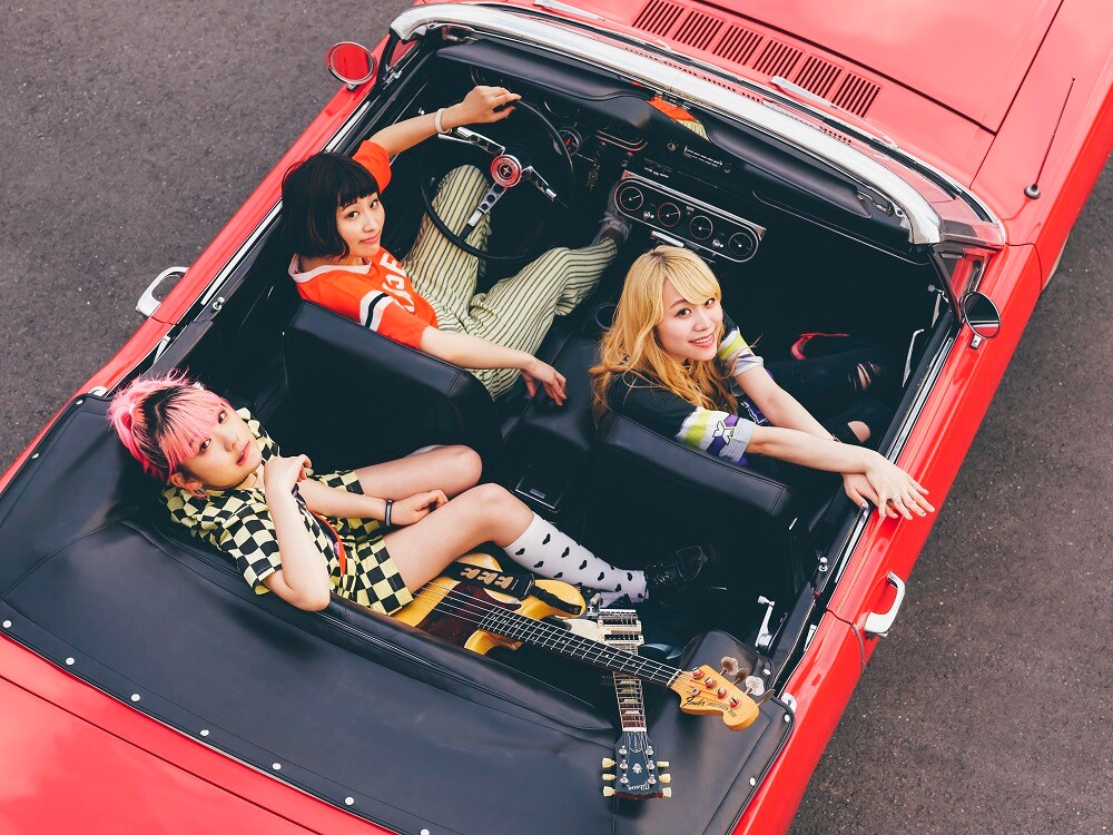 the peggies「サマラブ超特急」鈴木友菜とフレント出演MV公開、ニコ生でライブ生配信も