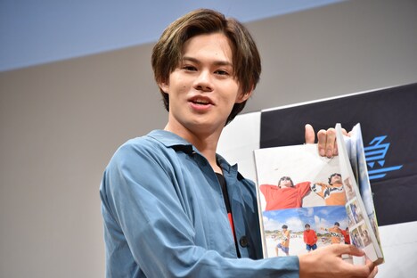 「クオッカのかわいさハンパないって！」と言うカイ。