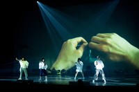 Maison book girl「Maison book girl tour 2018 final『Solitude HOTEL 5F』」の様子。（撮影：稲垣謙一）