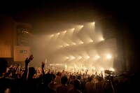 Maison book girl「Maison book girl tour 2018 final『Solitude HOTEL 5F』」の様子。（撮影：稲垣謙一）