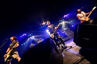 GOOD4NOTHING（撮影：半田安政［Showcase］）