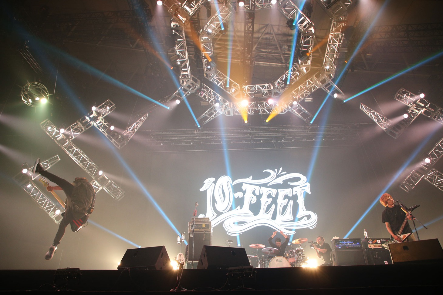 10-FEET（撮影：岸田哲平、瀧本 JON… 行秀、本田裕二、中河原理英）