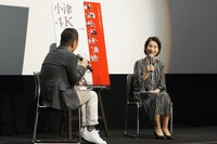 香川京子（右）