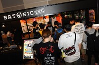 「SATANIC CARNIVAL'18」会場内の様子。（写真提供：PIZZA OF DEATH RECORDS）