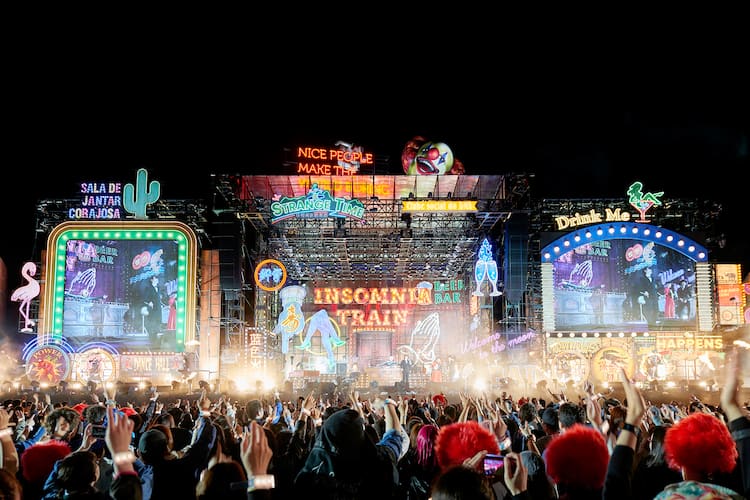 SEKAI NO OWARI、巨大な列車と駆け抜けた23万人動員野外ツアー（ライブ 