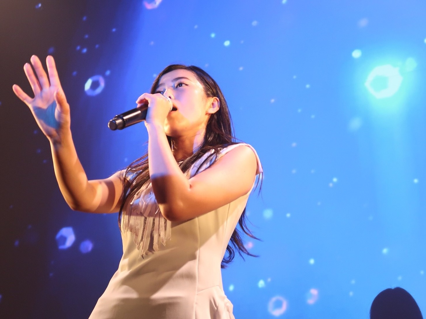 KOUMI（写真提供：エイベックス）
