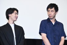 左から高杉真宙、大倉孝二。