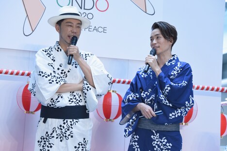 左からEXILE USA、EXILE TETSUYA。