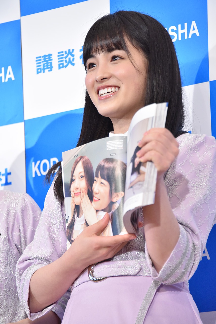 「乃木撮 VOL.01」のお気に入りのカットを挙げる大園桃子。