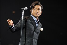 藤井フミヤ「FUMIYA FUJII 30TH ANNIVERSARY SPECIAL COUNT DOWN LIVE 2013-2014 AT NIPPON BUDOKAN」東京・日本武道館公演の様子。(c)2014 FFM