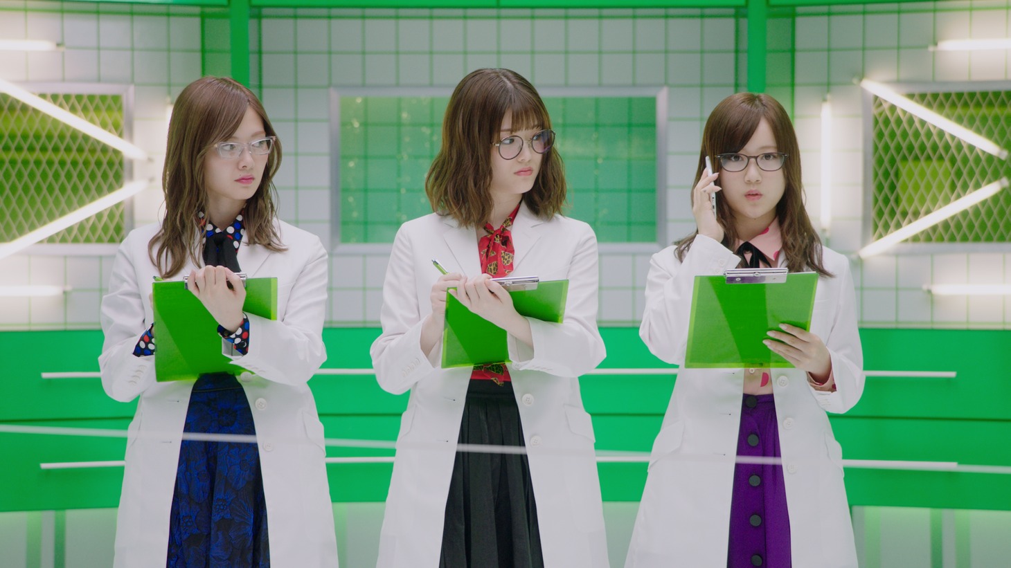 Web限定動画「LINE Clova 実験室 糸電話篇」のワンシーン。