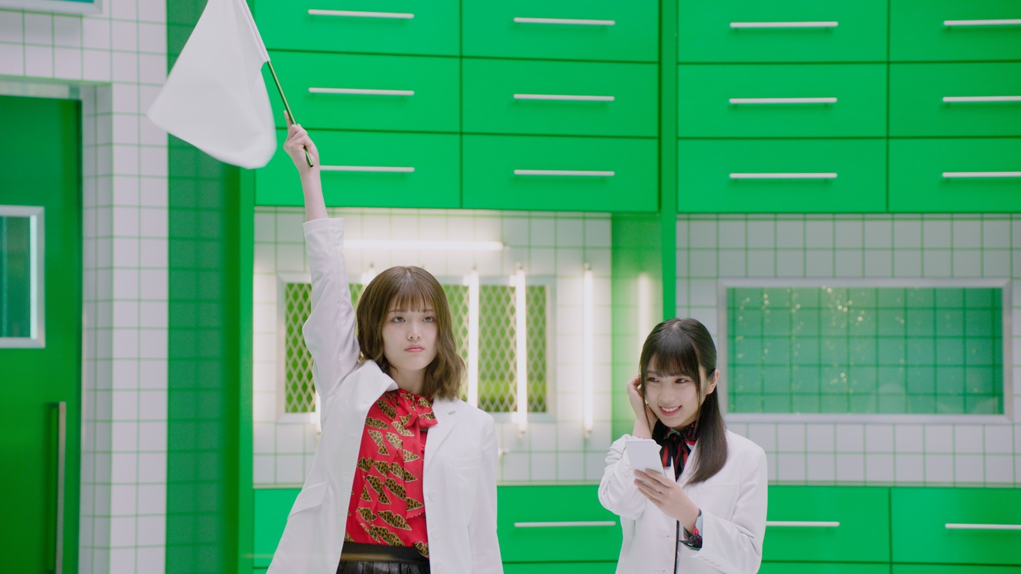 テレビCM「LINE Clova 実験室 大阪弁篇」のワンシーン。