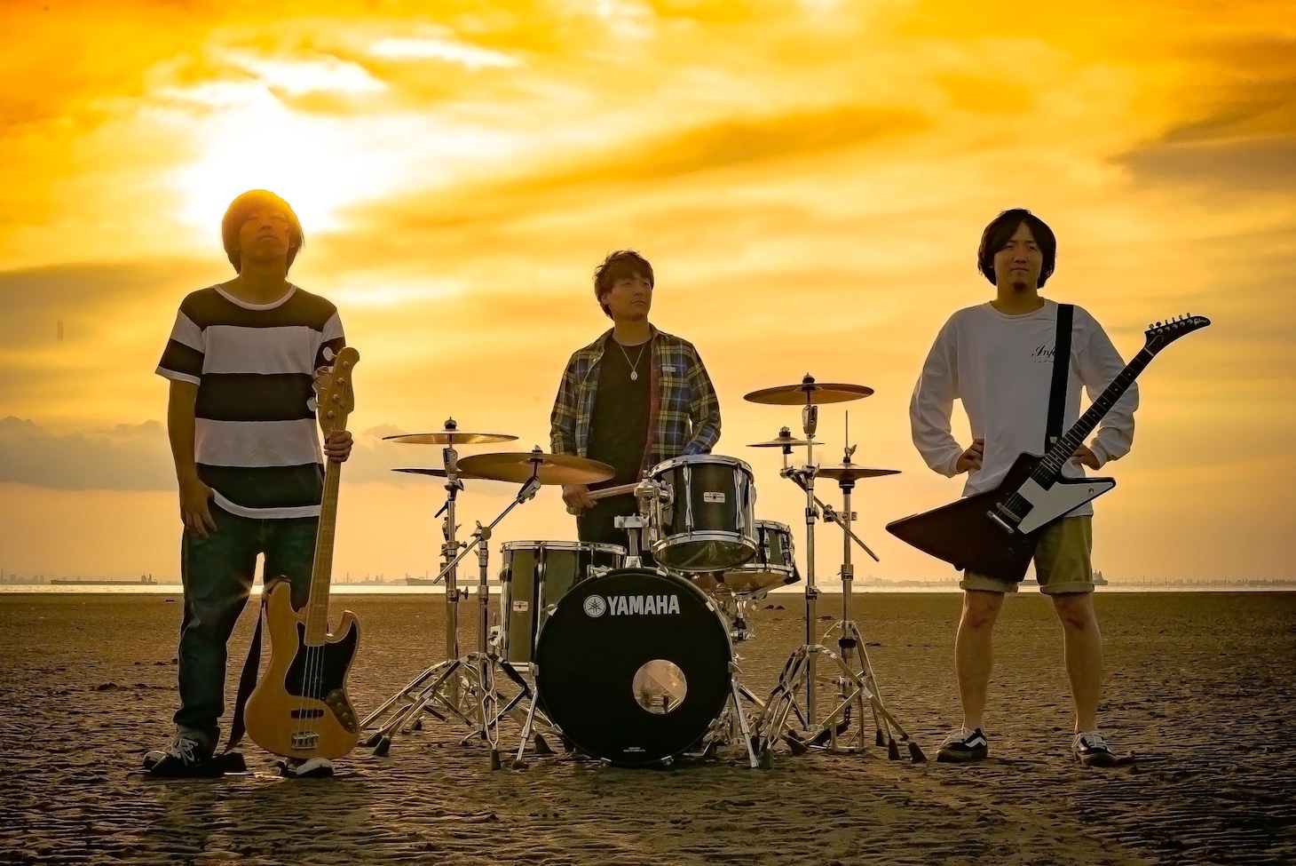 two step gloryの新しいアーティスト写真。