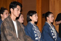 「菊とギロチン」ヒット祈願イベントの様子。