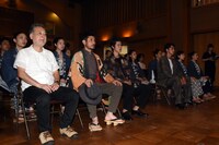 「菊とギロチン」ヒット祈願イベントの様子。