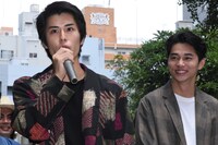 「菊とギロチン」ヒット祈願イベントの様子。