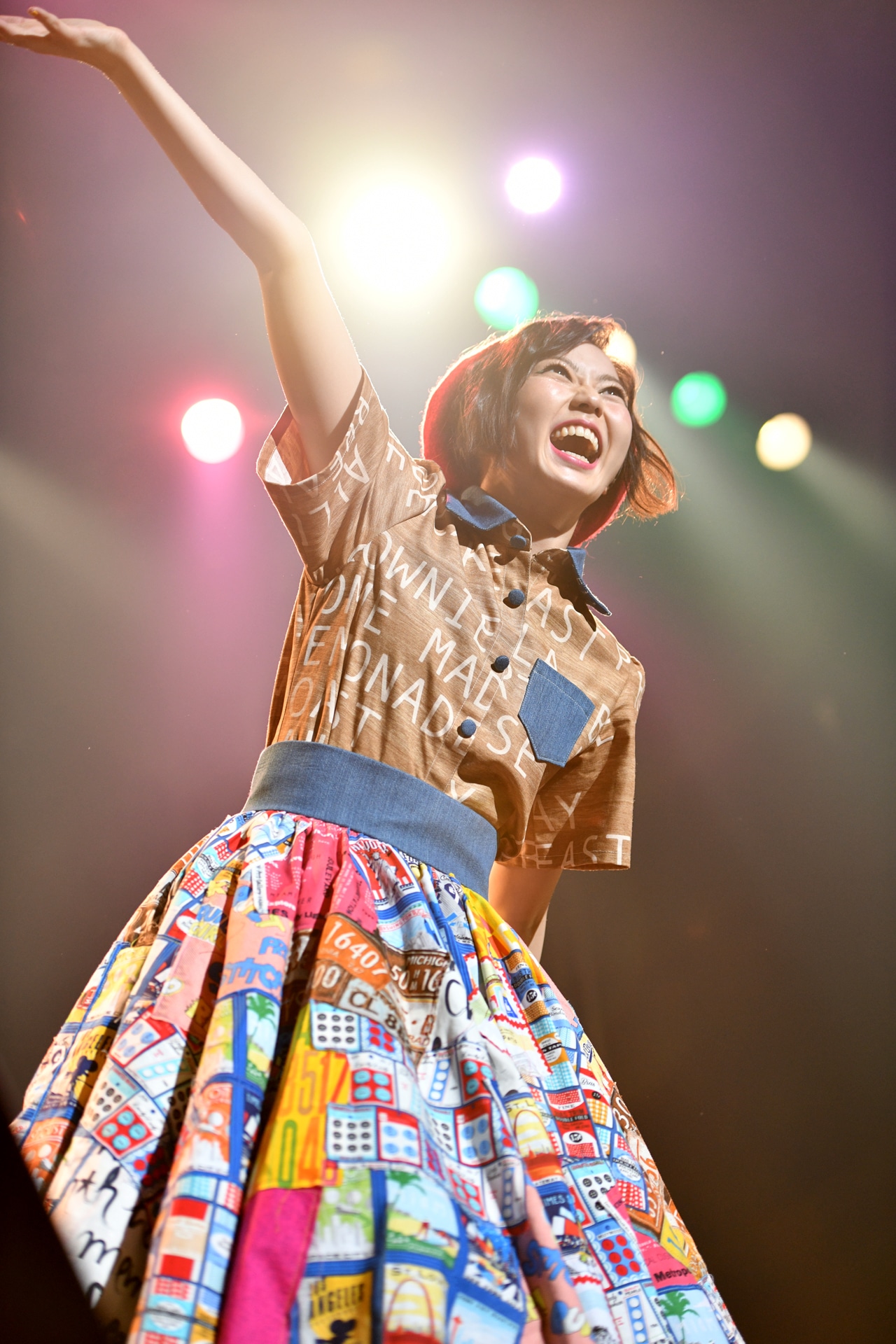 安本彩花