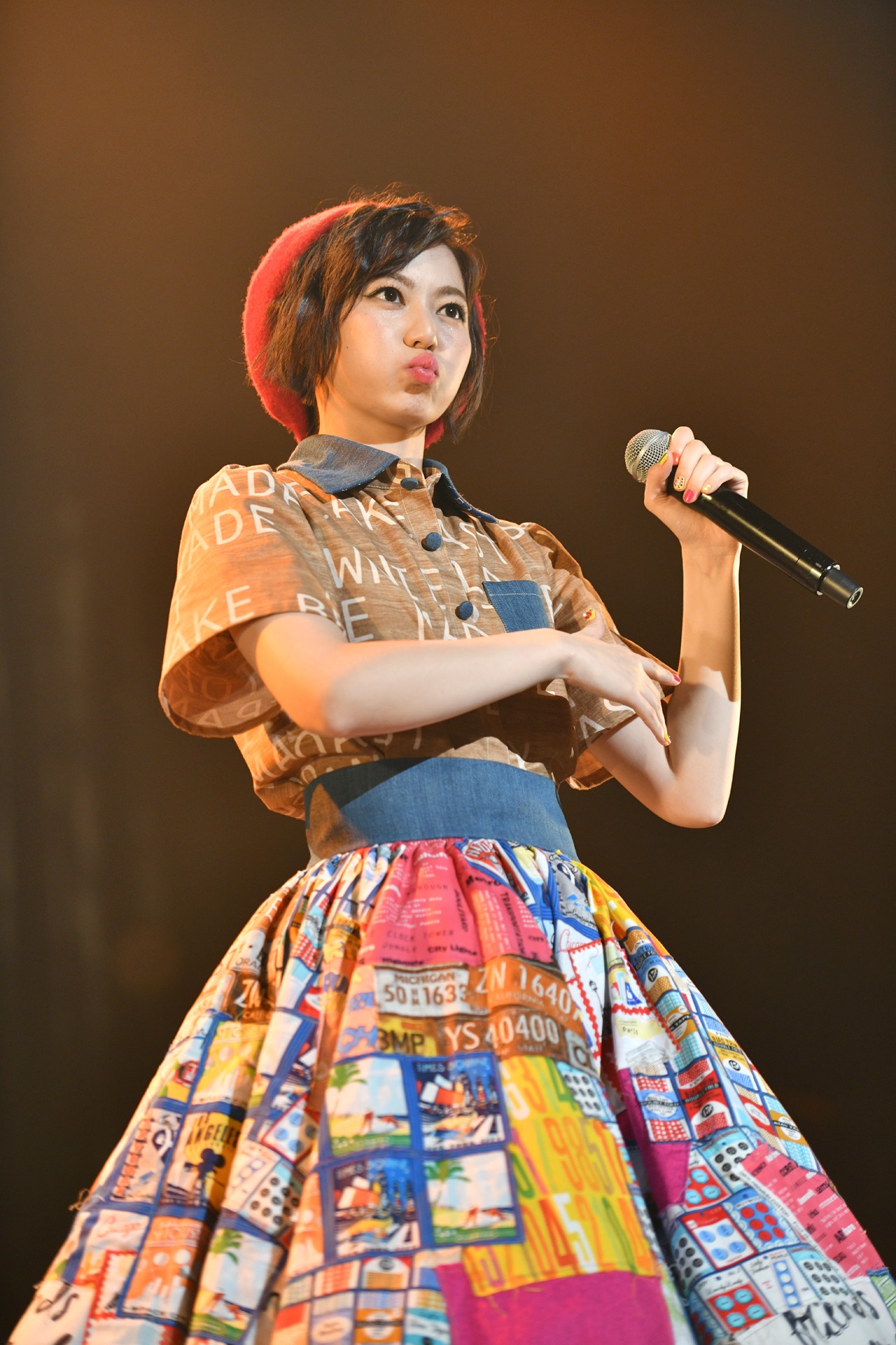 安本彩花