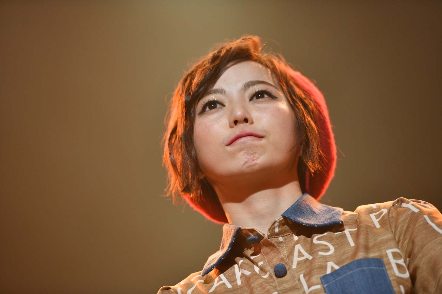 安本彩花