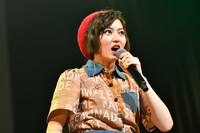 「あやかのあー」「あー」とかつての自己紹介フレーズをひさびさに披露する安本彩花。