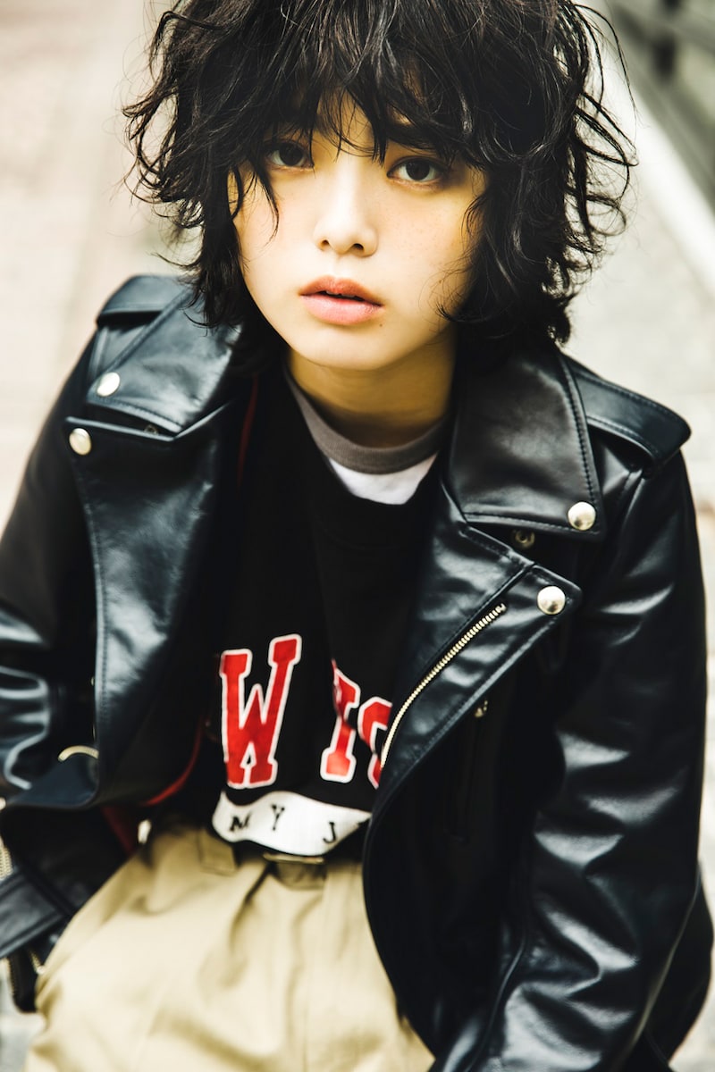 「KEYAKI ～2018 SummerツアーメモリアルBOOK～」通常版「かっこいい欅」表紙