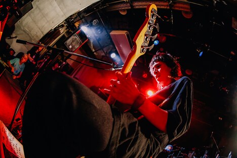 下上貴弘（B / アルカラ）（撮影：西槇太一）