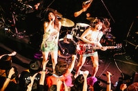 ベッド・イン（撮影：新倉映見）