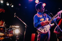 玉置周啓（G, Vo / MONO NO AWARE）（撮影：西槇太一）