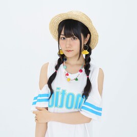 小倉唯、ライブ映像作品のジャケット写真&ダイジェスト映像公開