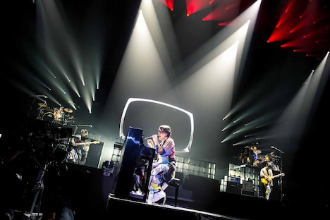 RADWIMPS「Road to Catharsis Tour 2018」神奈川・横浜アリーナ公演の様子。（撮影：ヤオタケシ）