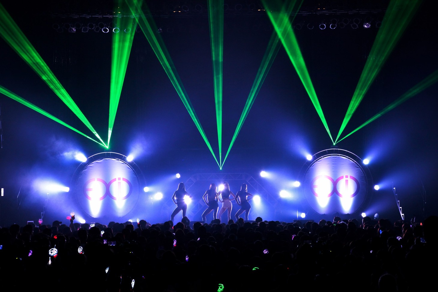 「EXID PREMIUM DEBUT SHOWCASE "Exceed In Dreaming" in JAPAN」第1部の様子。（撮影：田中真二）