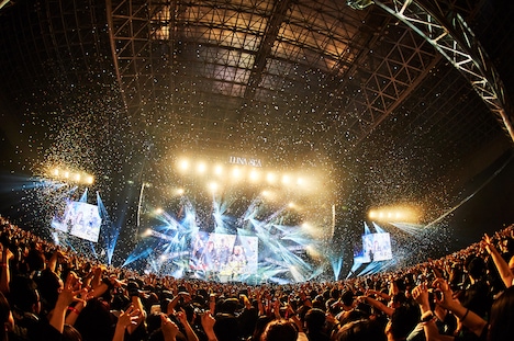 LUNA SEAのライブの様子。