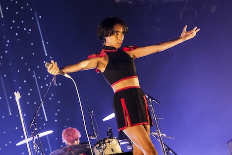 アヴちゃん（Vo / 女王蜂）