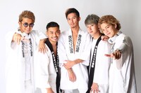 全日本パリピ協會。左からCHIKARA、ネイマール、高崎省吾、キム、春木開。