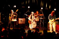 カネコアヤノ「カネコアヤノ TOUR 2018 “祝祭”」東京・WWW公演の様子。（撮影：木村泰之）