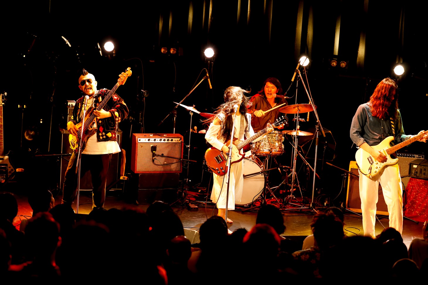 カネコアヤノ「カネコアヤノ TOUR 2018 “祝祭”」東京・WWW公演の様子。（撮影：木村泰之）