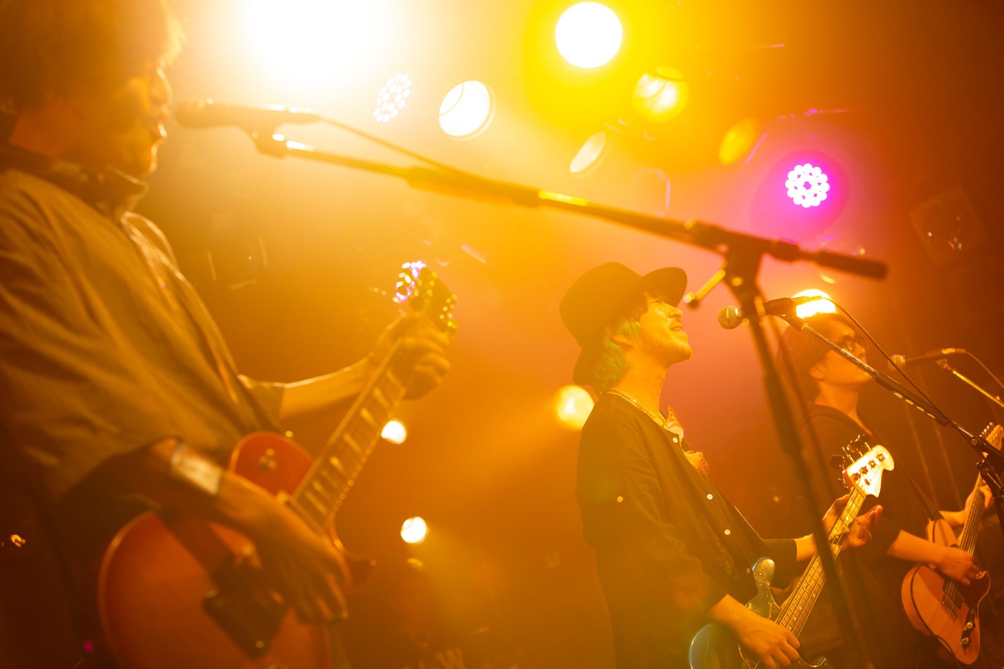 LOW IQ 01 & THE RHYTHM MAKERS +「LOW IQ 01 LIVE TOUR 2018」東京・渋谷CLUB QUATTRO公演の様子。（撮影：上坂和也）