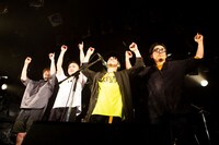 LOW IQ 01 & THE RHYTHM MAKERS +「LOW IQ 01 LIVE TOUR 2018」東京・渋谷CLUB QUATTRO公演の様子。（撮影：上坂和也）