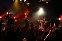 「昭和レコードTOUR 2018 10th Anniversary & ALBUM RELEASE TOUR」の模様。