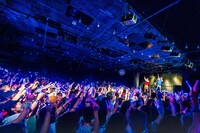 「ONIGAWARAワンマンGIG～恵比寿にガワラー大集合！第一回オニリンピック～」の様子。（撮影：木場ヨシヒト）